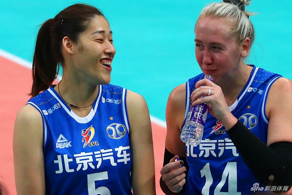 新浪直击排超北京女排3-0福建