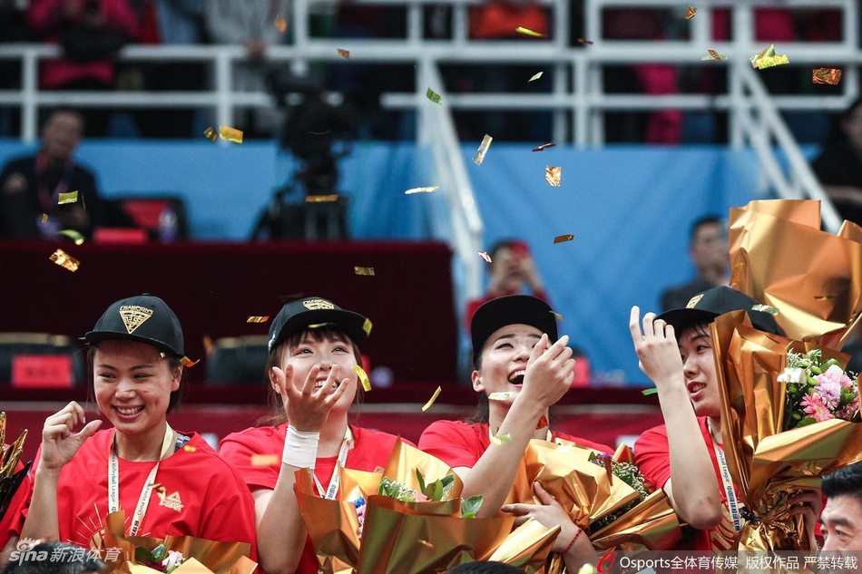 北京女排夺冠颁奖仪式