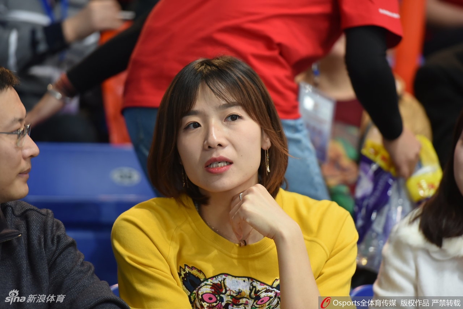 女排决赛魏秋月亲临现场