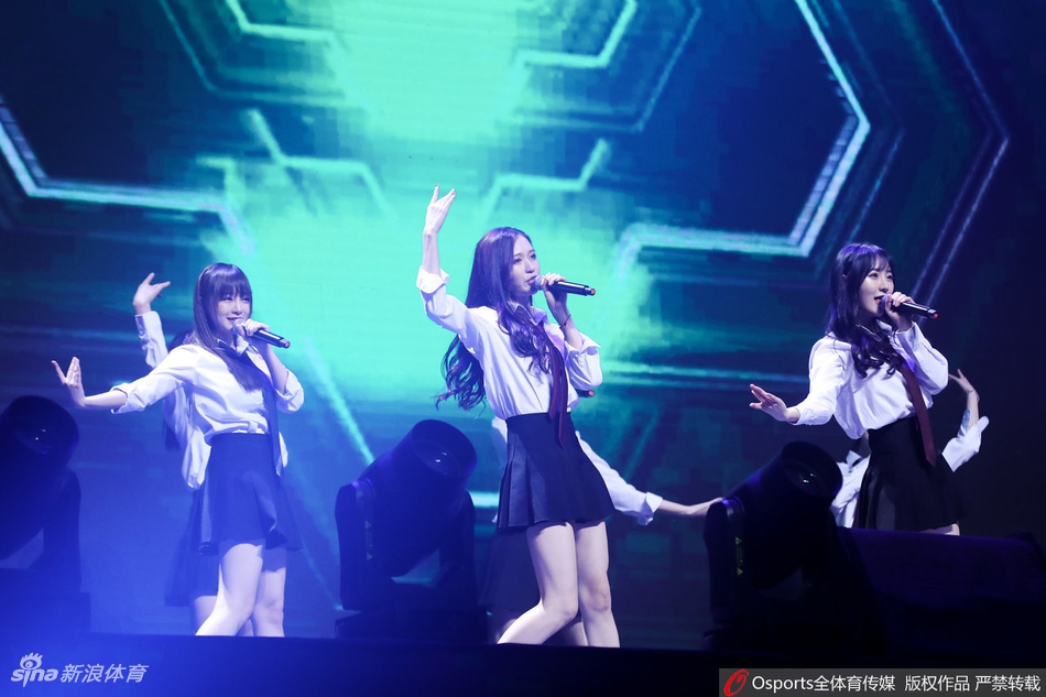 排超全明星赛SNH48登台表演