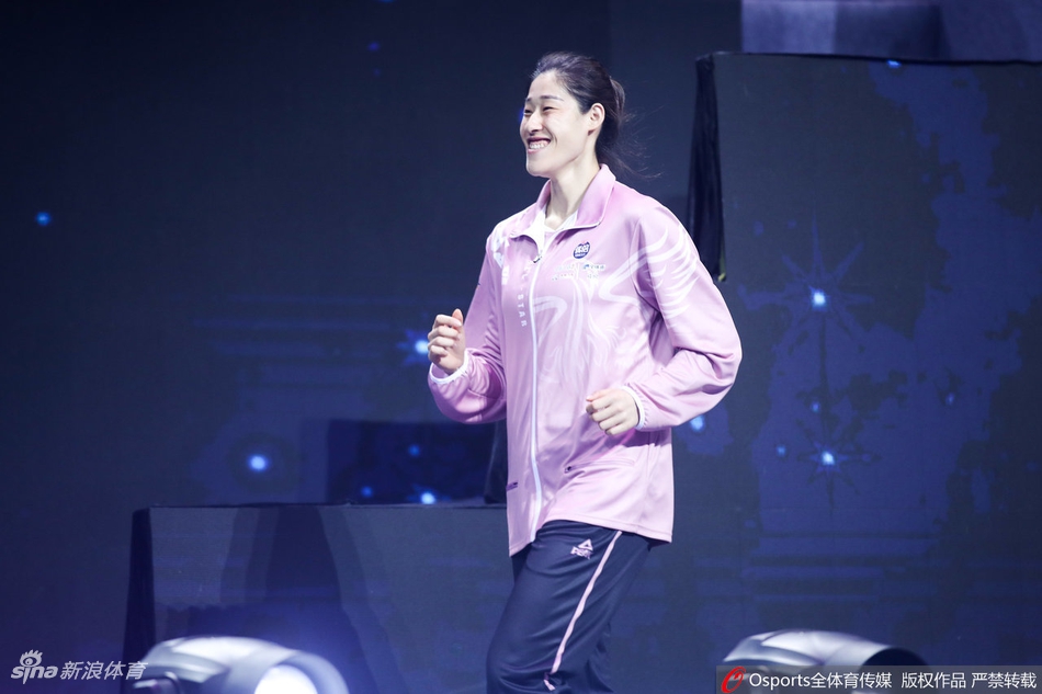 排超全明星赛女排成员亮相