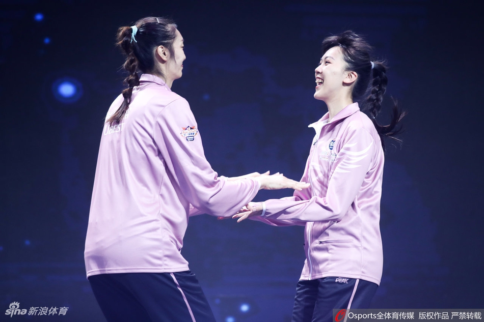 排超全明星赛女排成员亮相