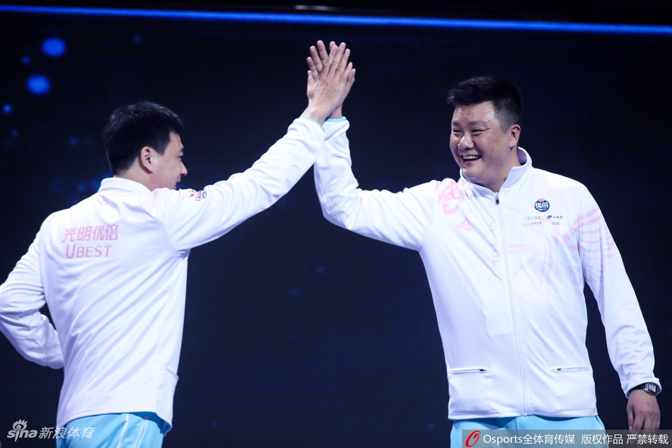 排超全明星赛女排成员亮相