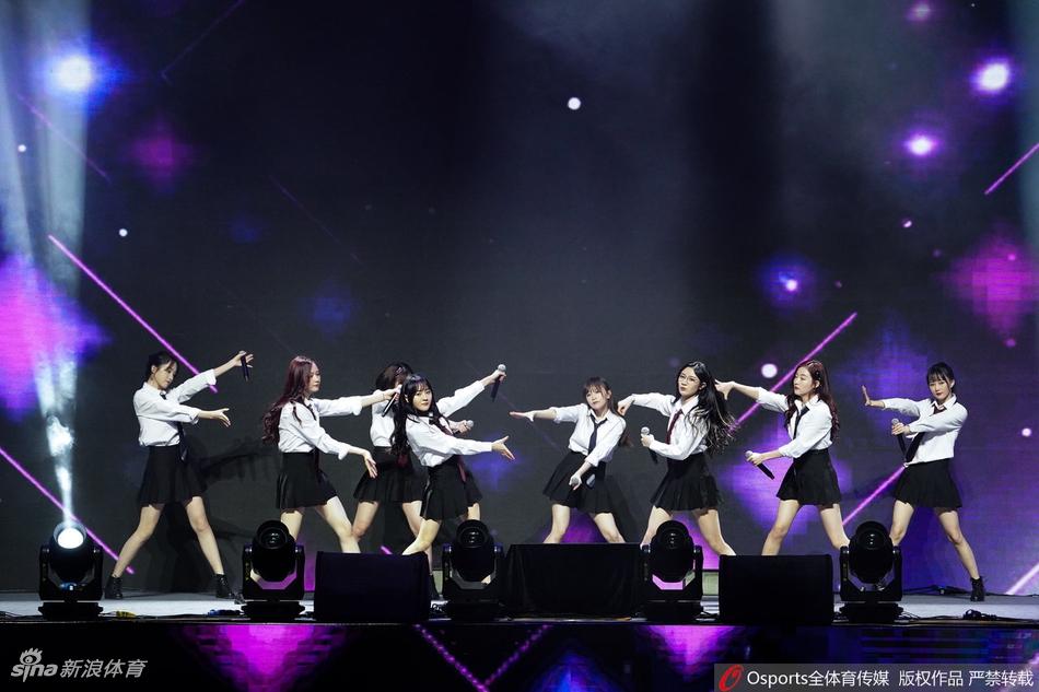 排超全明星赛SNH48登台表演