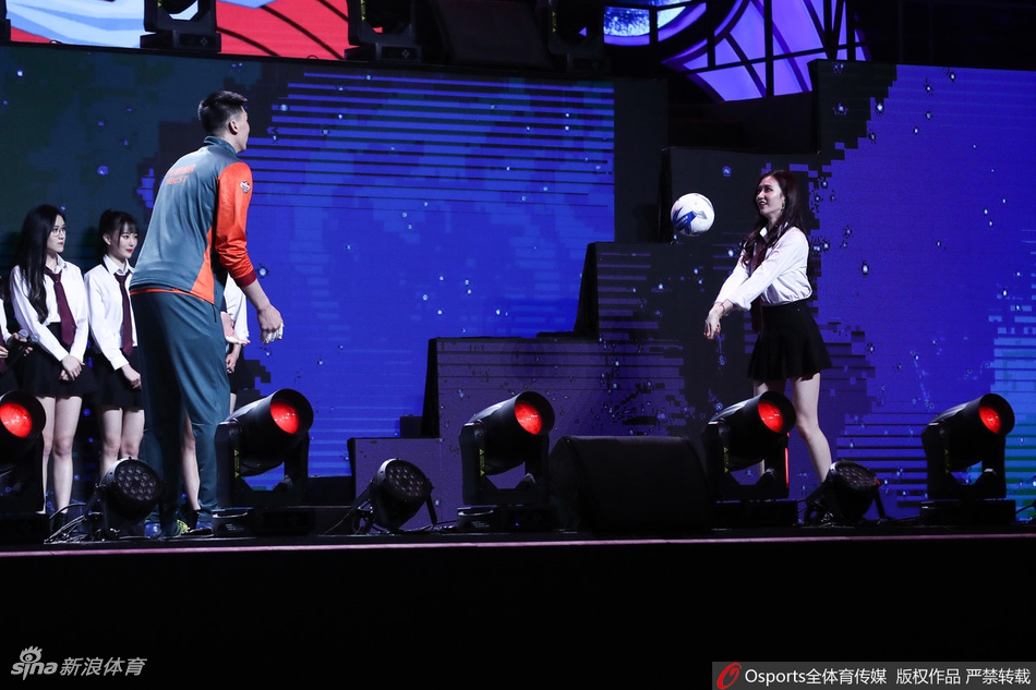 排超全明星赛SNH48登台表演