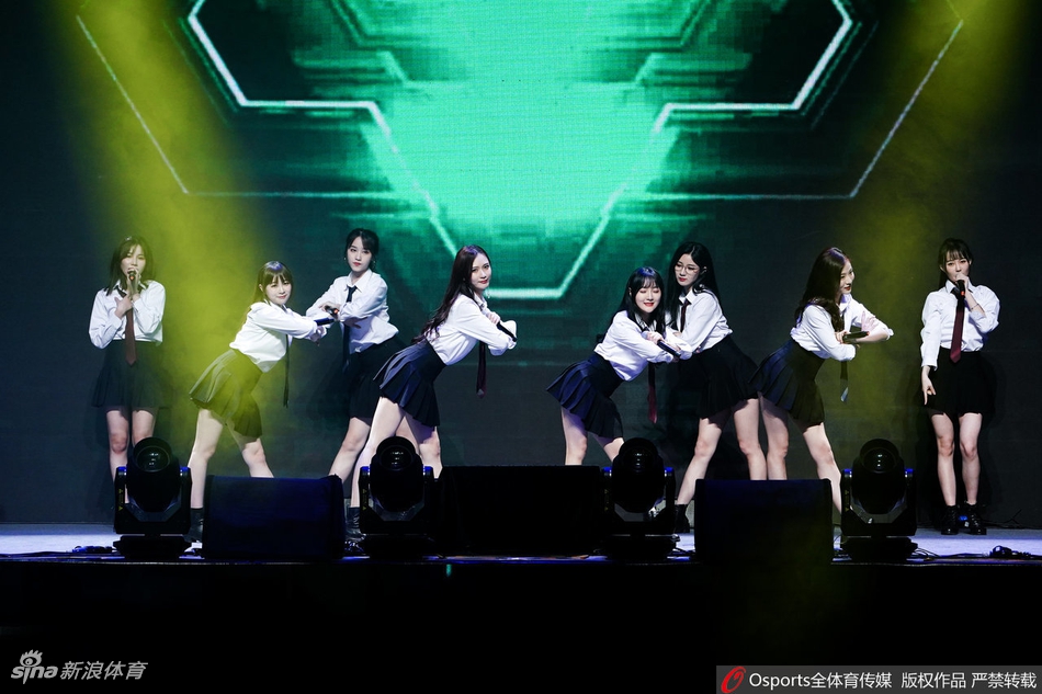 排超全明星赛SNH48登台表演