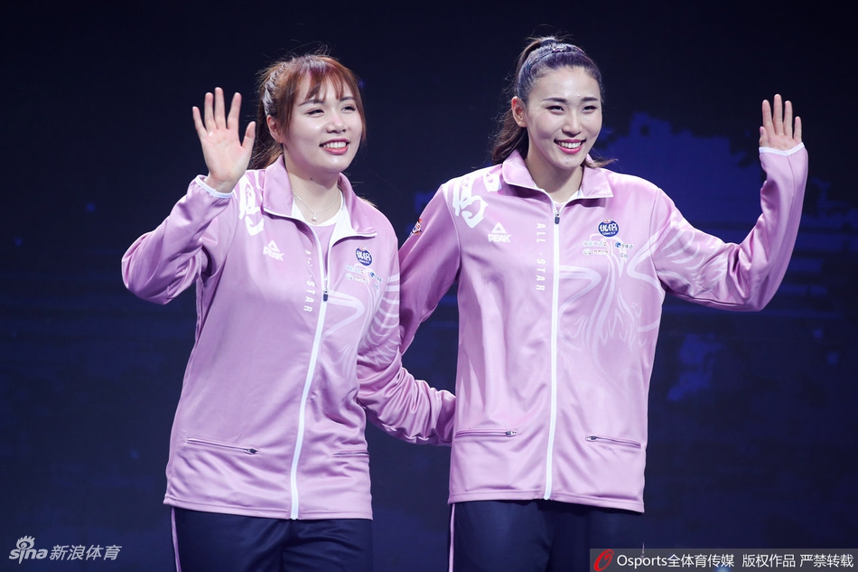 排超全明星赛女排成员亮相
