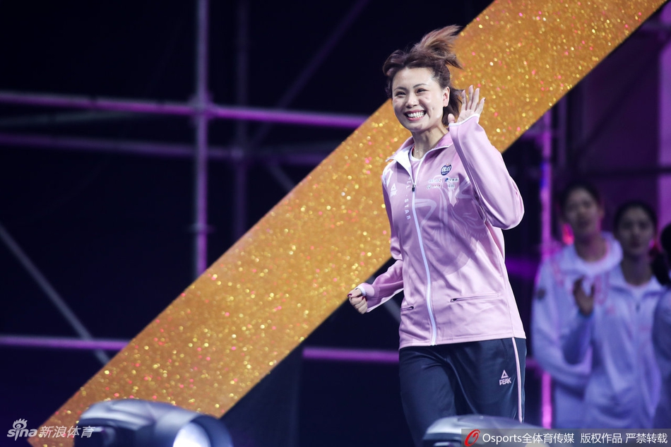 排超全明星赛女排成员亮相