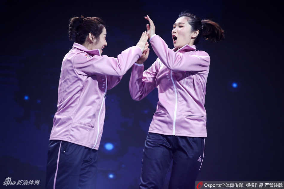 排超全明星赛女排成员亮相