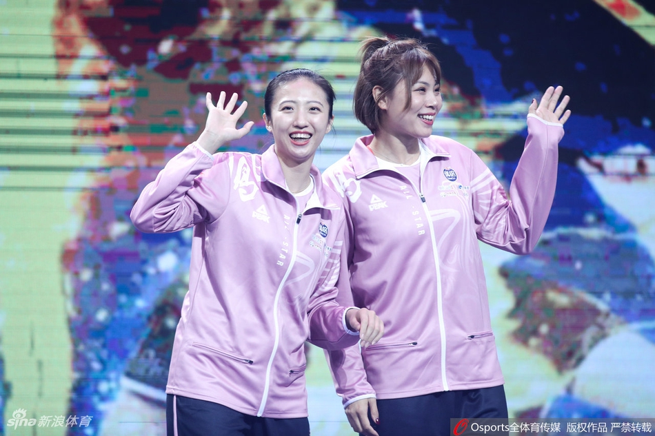 排超全明星赛女排成员亮相