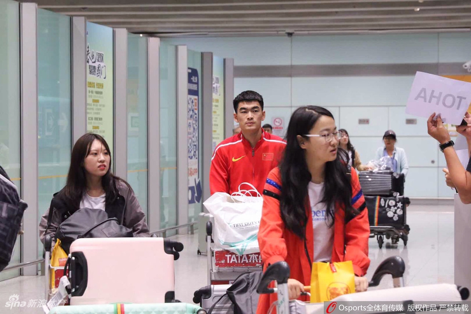 中国田径队抵达首都机场