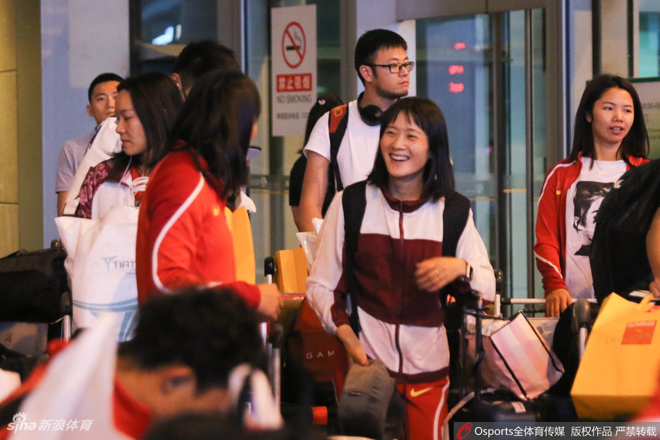 中国田径队抵达首都机场