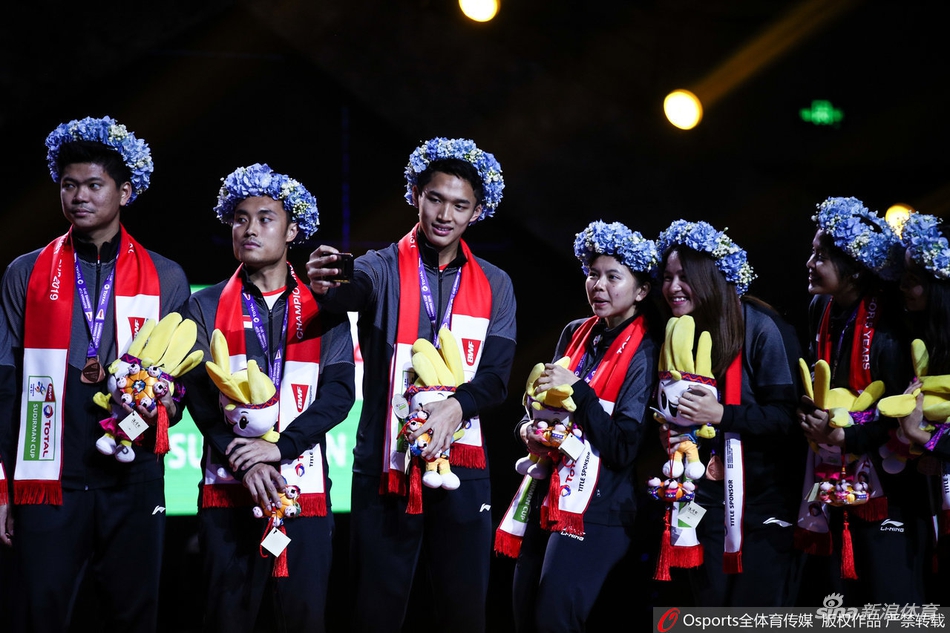 苏杯中国夺冠颁奖仪式