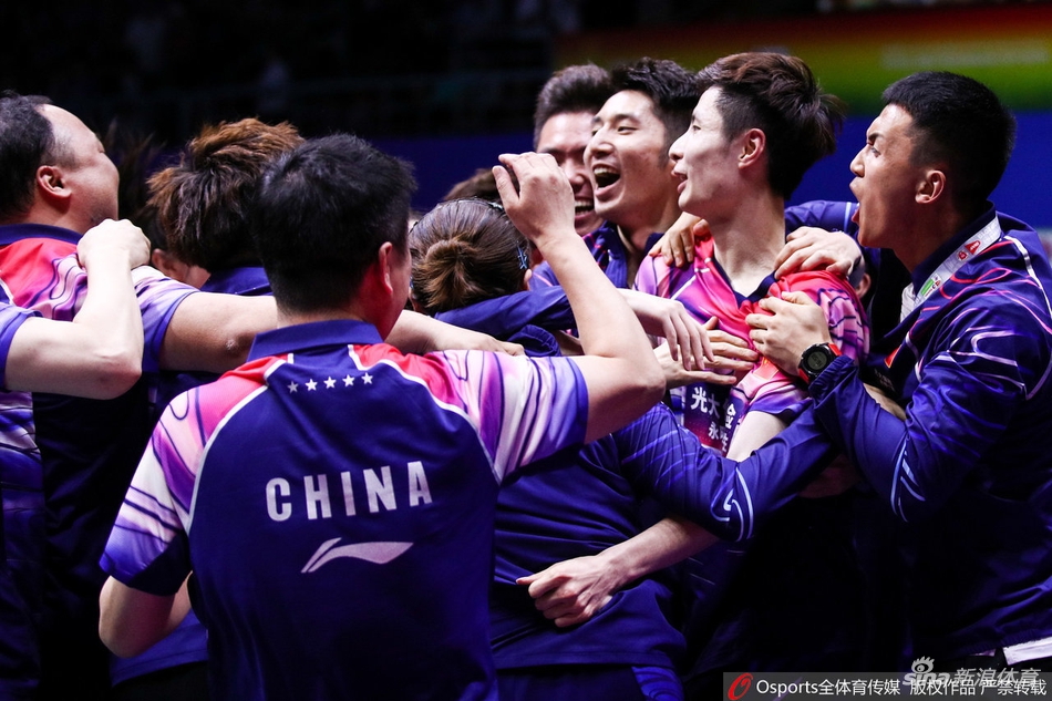 中国庆祝苏杯第11次夺冠