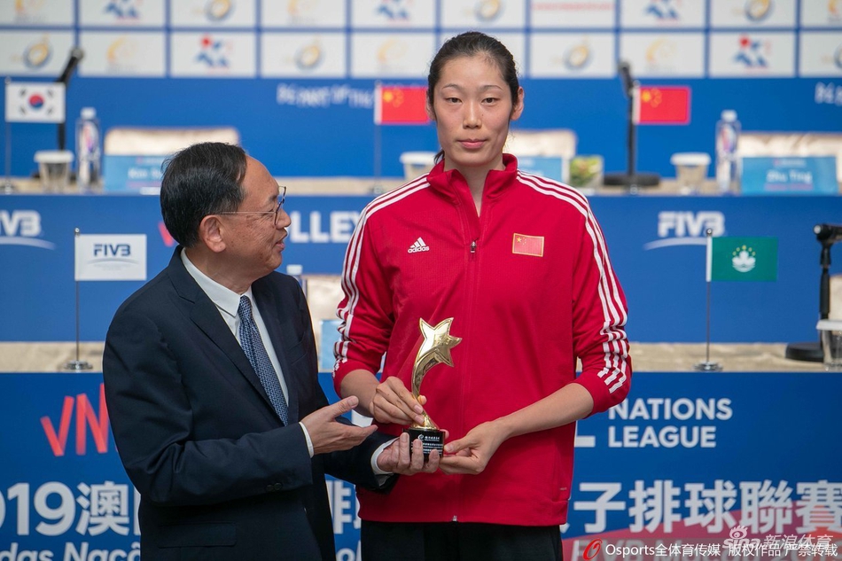 世联澳门站发布会郎平朱婷出席