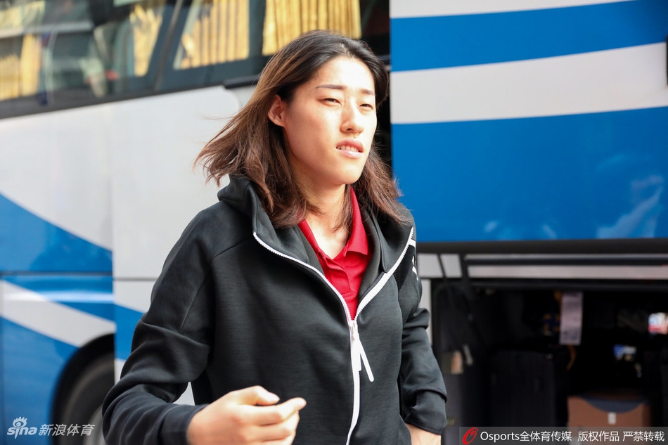 中国女排抵达宁波