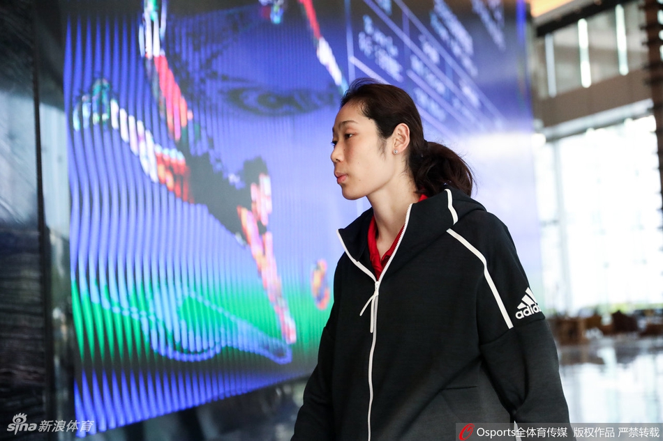 中国女排抵达宁波