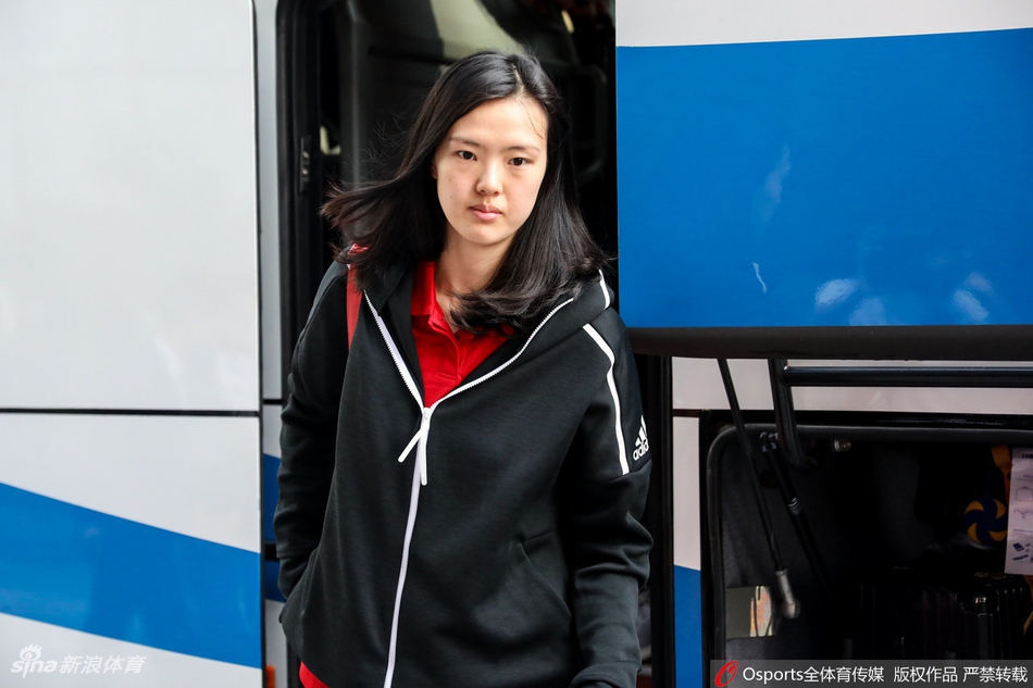 中国女排抵达宁波