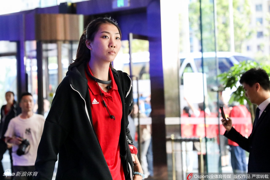 中国女排抵达宁波