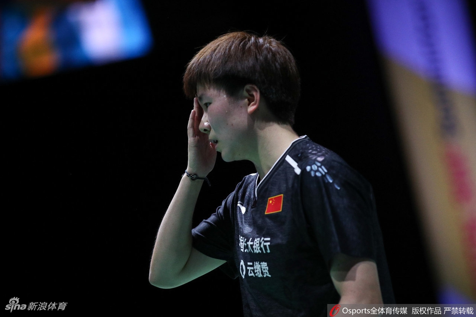 世锦赛何冰娇0-2奥原希望