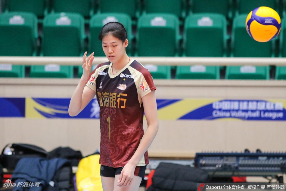 排超朱婷领衔天津女排备战决赛