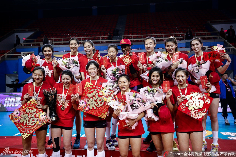 天津女排夺得联赛第12冠