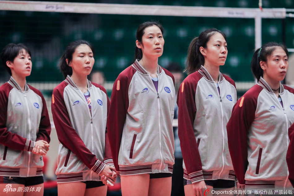 女排明星公益赛朱婷亮相