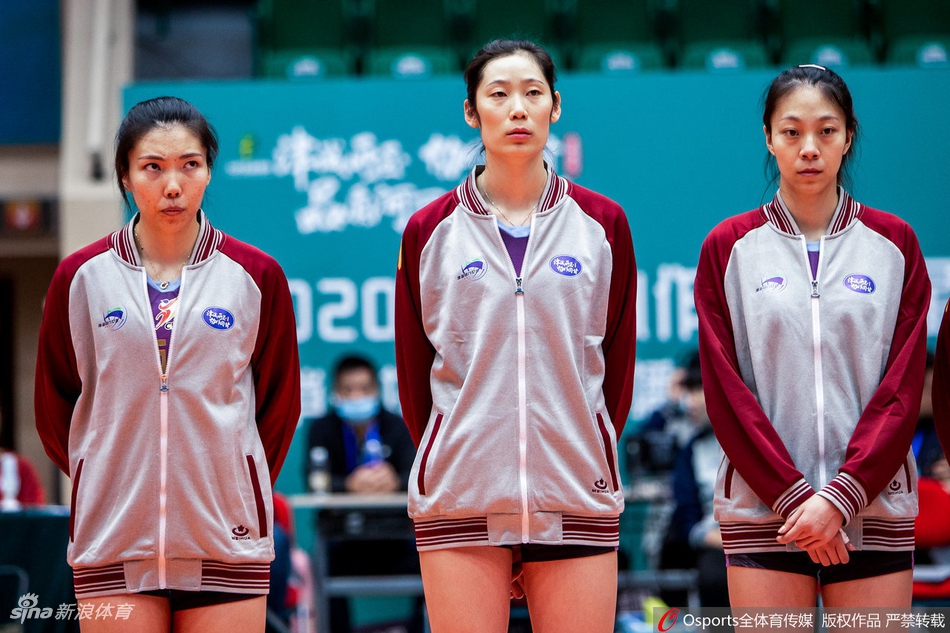 女排明星公益赛朱婷亮相