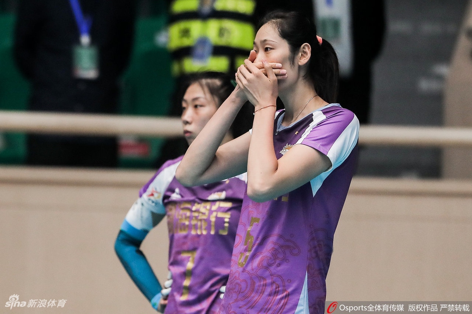 女排明星公益赛朱婷亮相