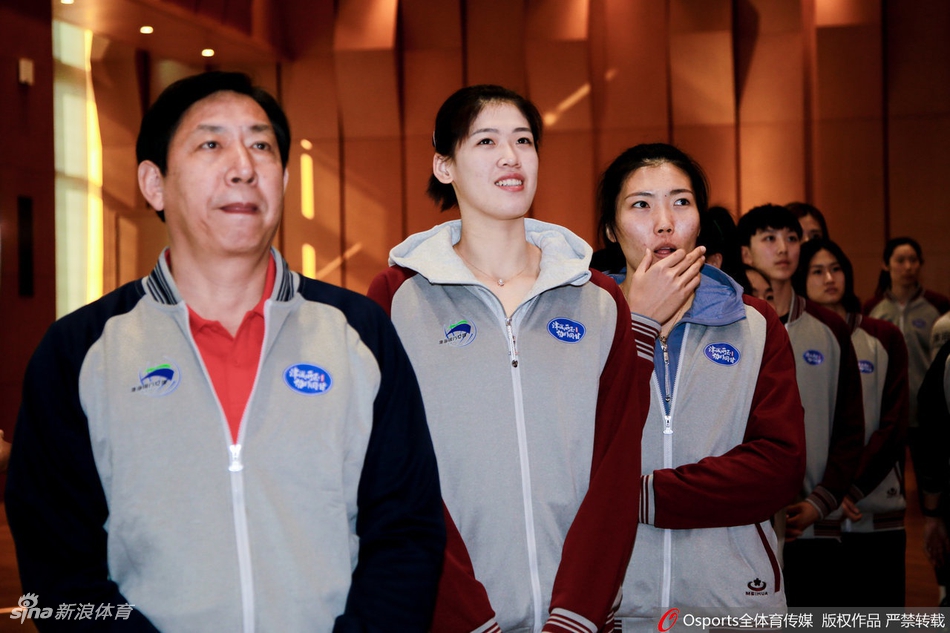 朱婷领衔天津女排出席出征仪式