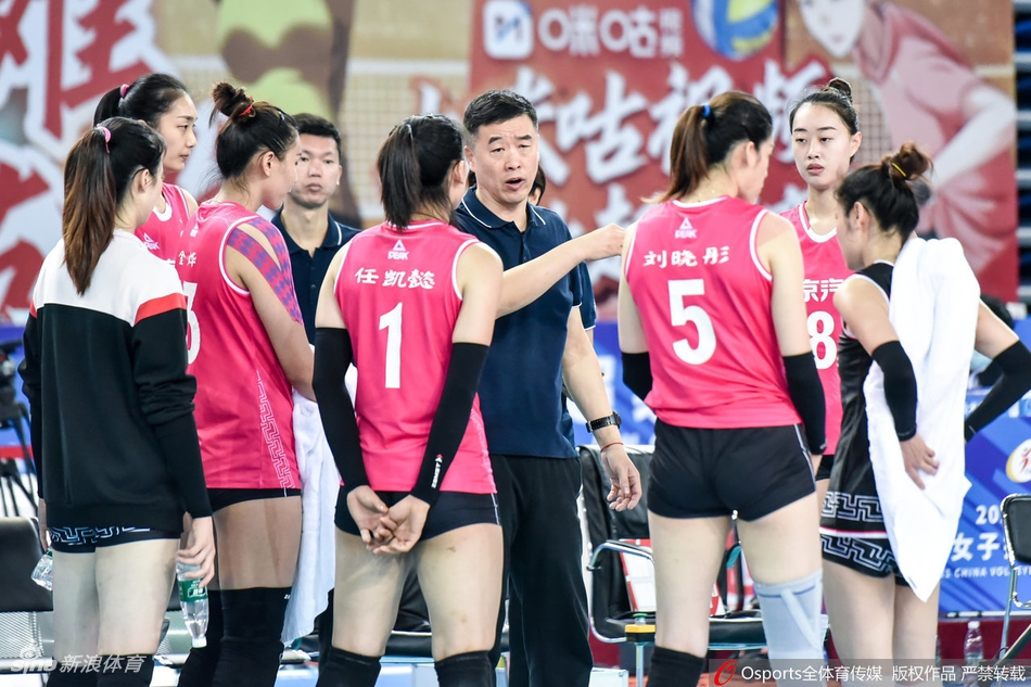 联赛江苏女排3-1北京