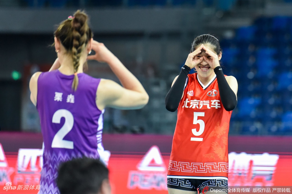 联赛广东女排3-0北京