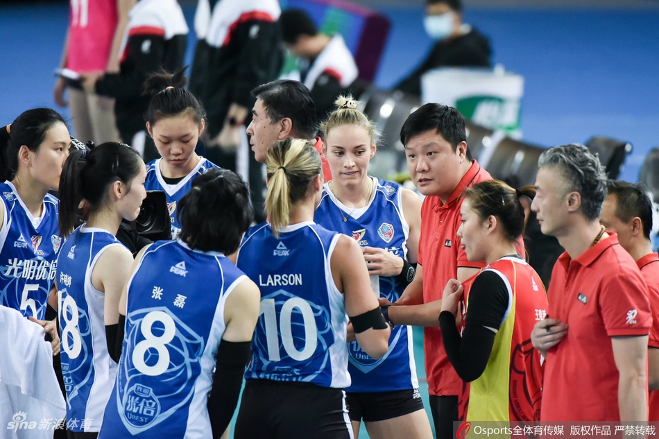 联赛上海女排3-1北京