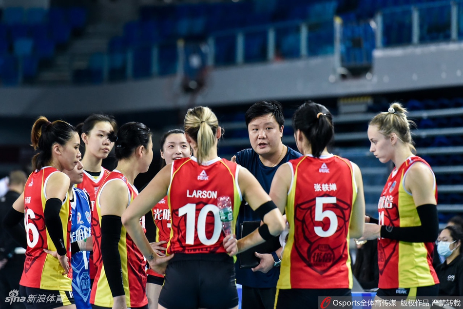 广东女排3-2上海进四强