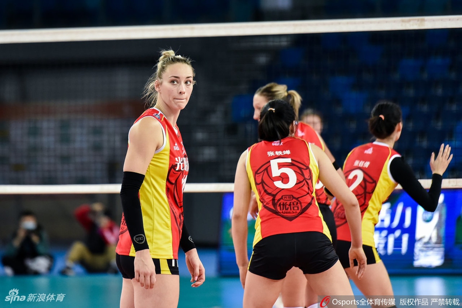 广东女排3-2上海进四强