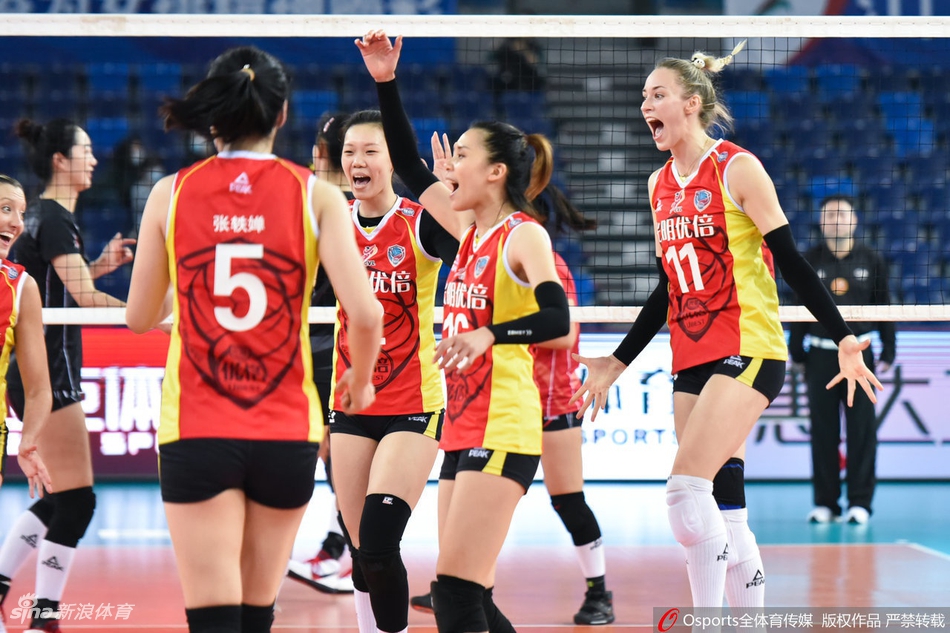 排超半决赛江苏女排3-1上海