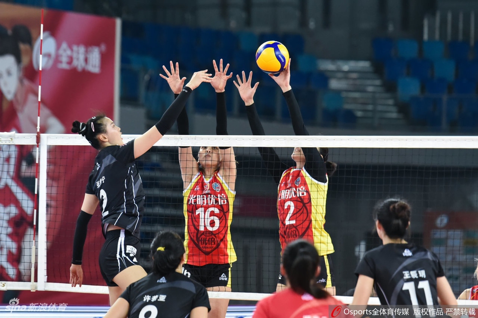 排超半决赛江苏女排3-1上海