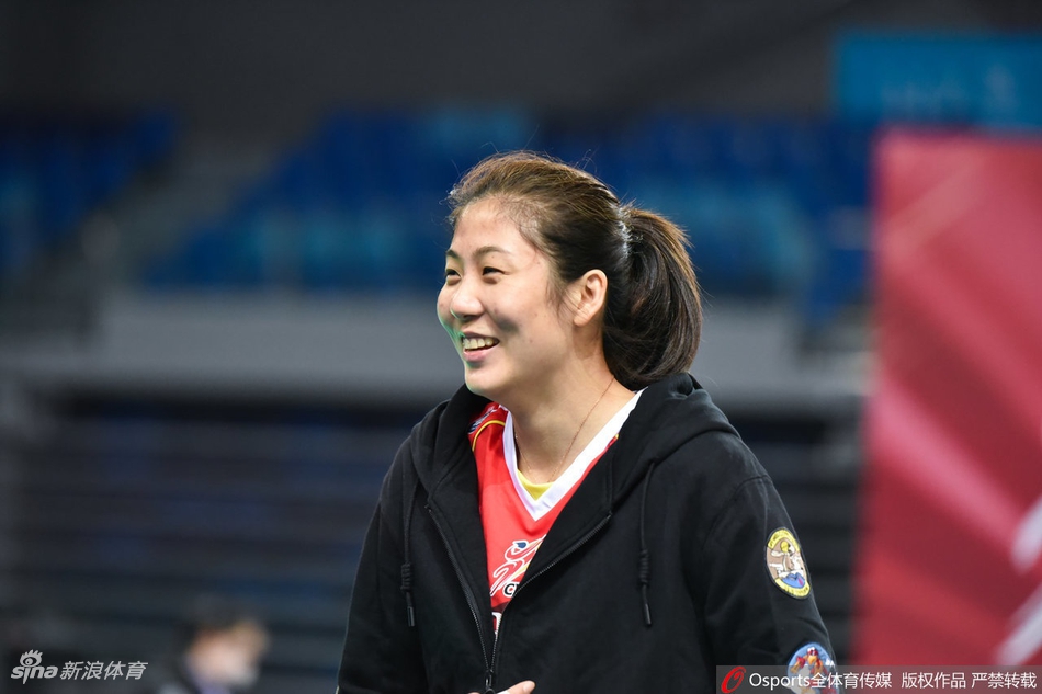 排超半决赛江苏女排3-1上海