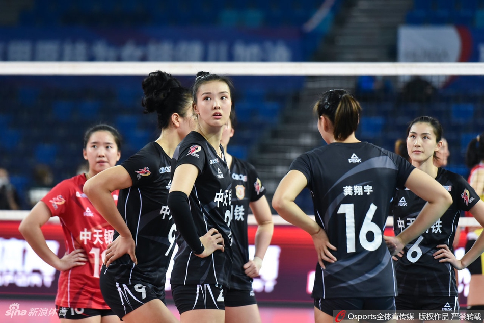 排超半决赛江苏女排3-1上海