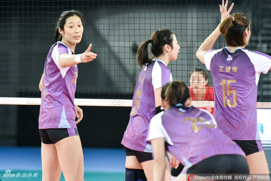 排超决赛首回合天津女排1-3江苏