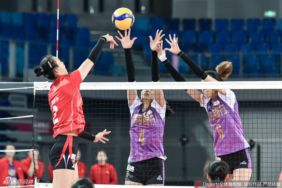 排超决赛首回合天津女排1-3江苏