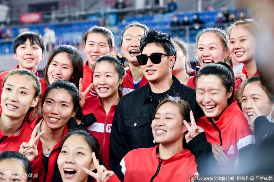 排超颁奖仪式潘玮柏献唱