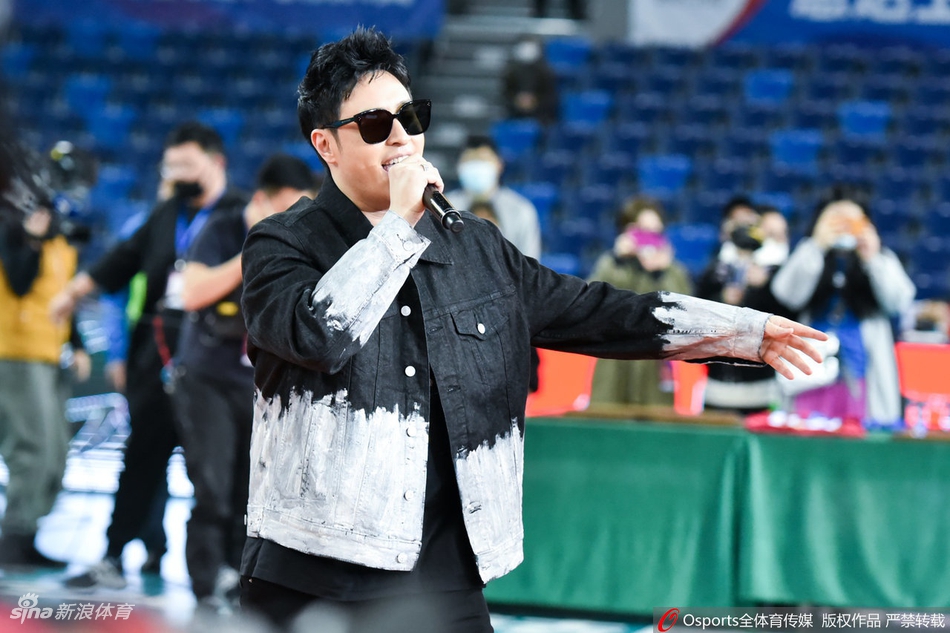 排超颁奖仪式潘玮柏献唱