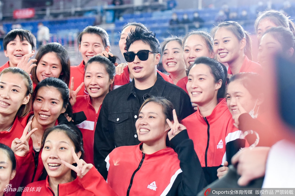 排超颁奖仪式潘玮柏献唱