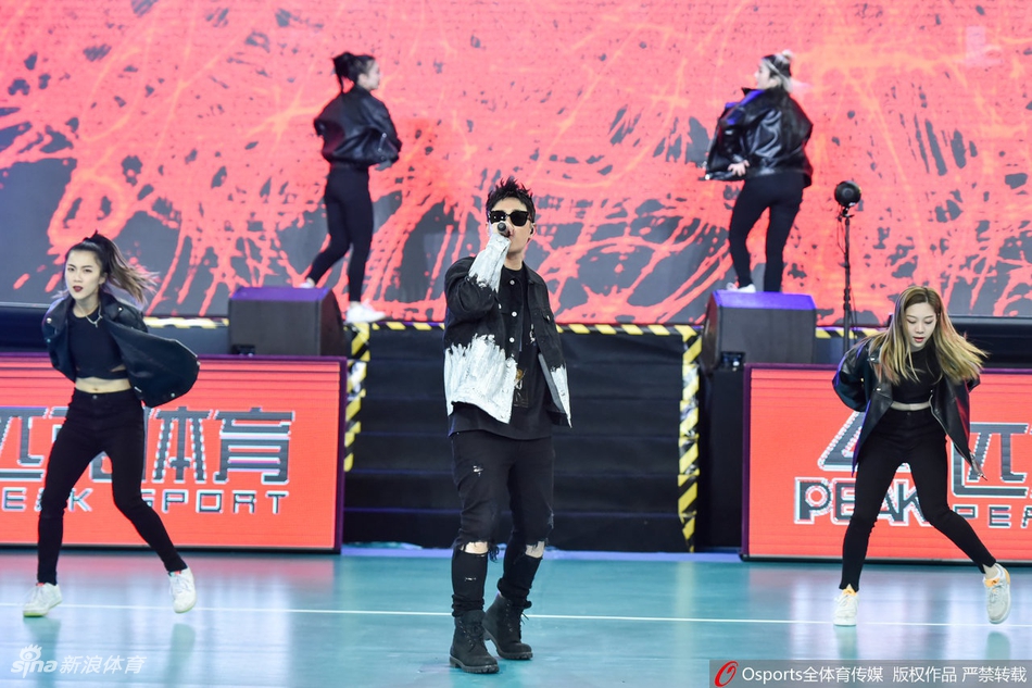 排超颁奖仪式潘玮柏献唱