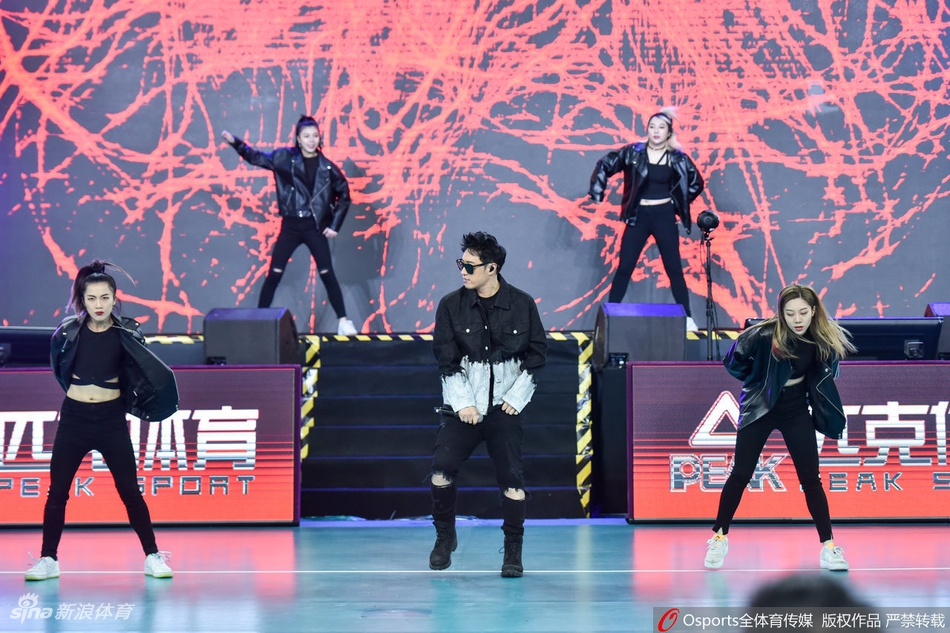 排超颁奖仪式潘玮柏献唱