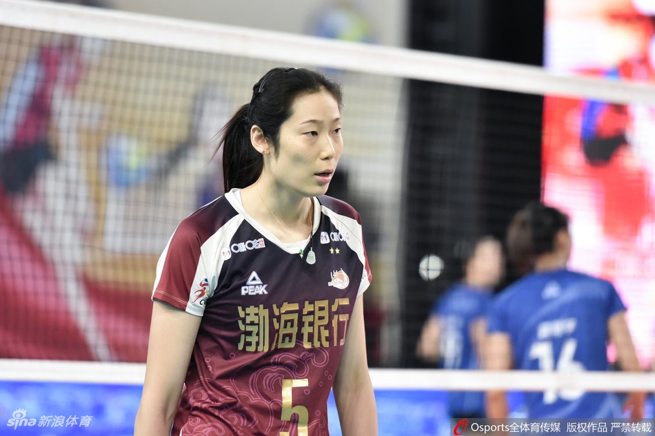 排超决赛天津女排3-1江苏夺冠