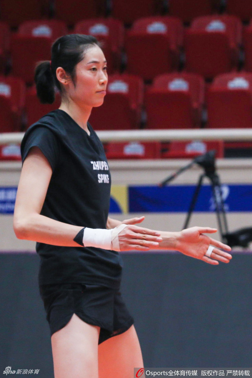 排超朱婷领衔天津女排备战决赛