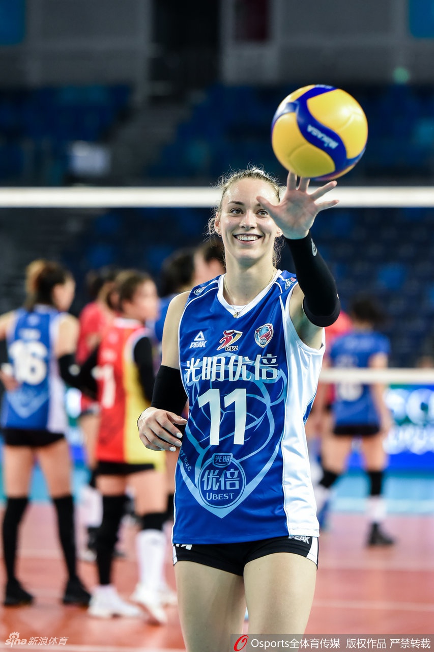 联赛上海女排3-2江苏