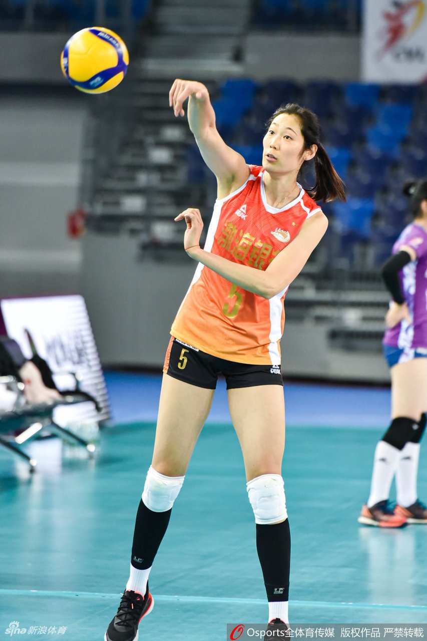 朱婷休战天津女排3-0云南